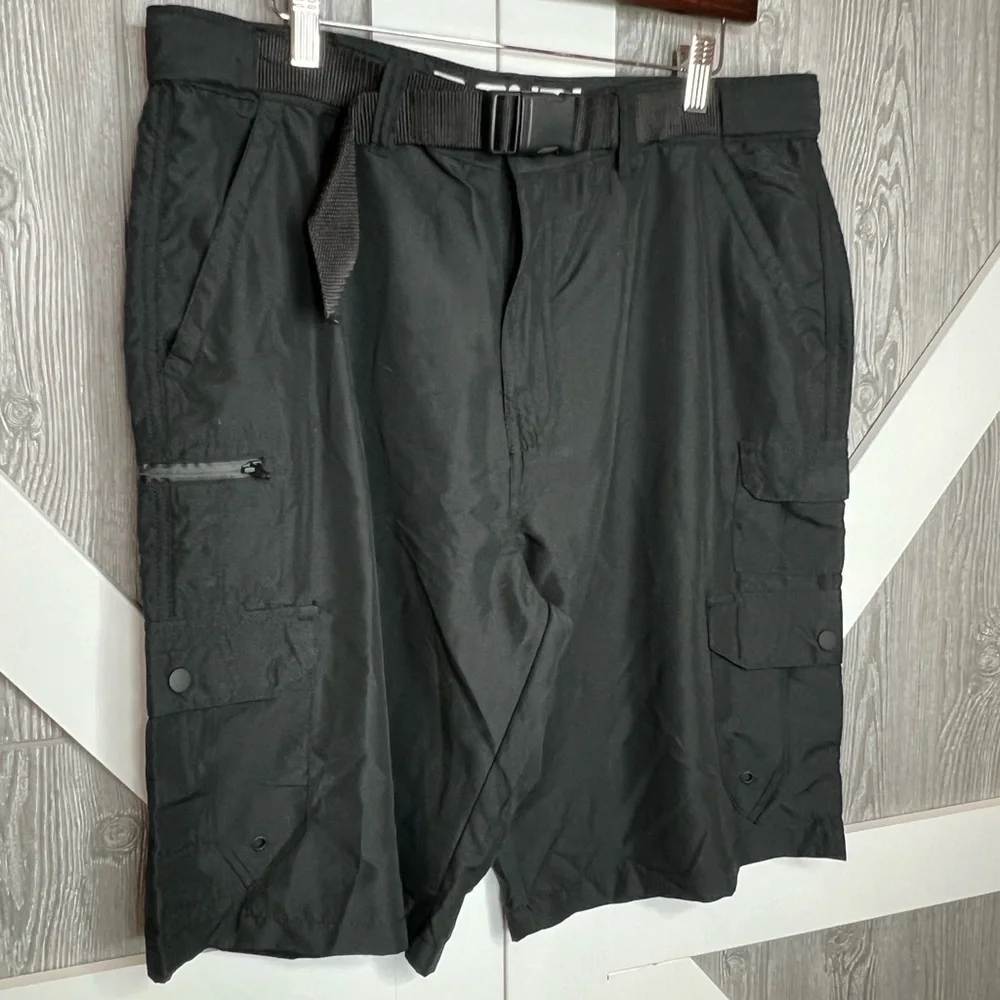 D16.23. Denali Men's Microfiber Pocket Cargo Shorts Black Size 36 - Picture 1 of 8